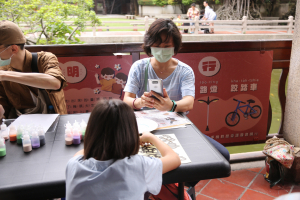 2020臺南博物館節-阿爸！阿母！我欲學台語！DIY沙畫工作坊0523下午場次_10.JPG